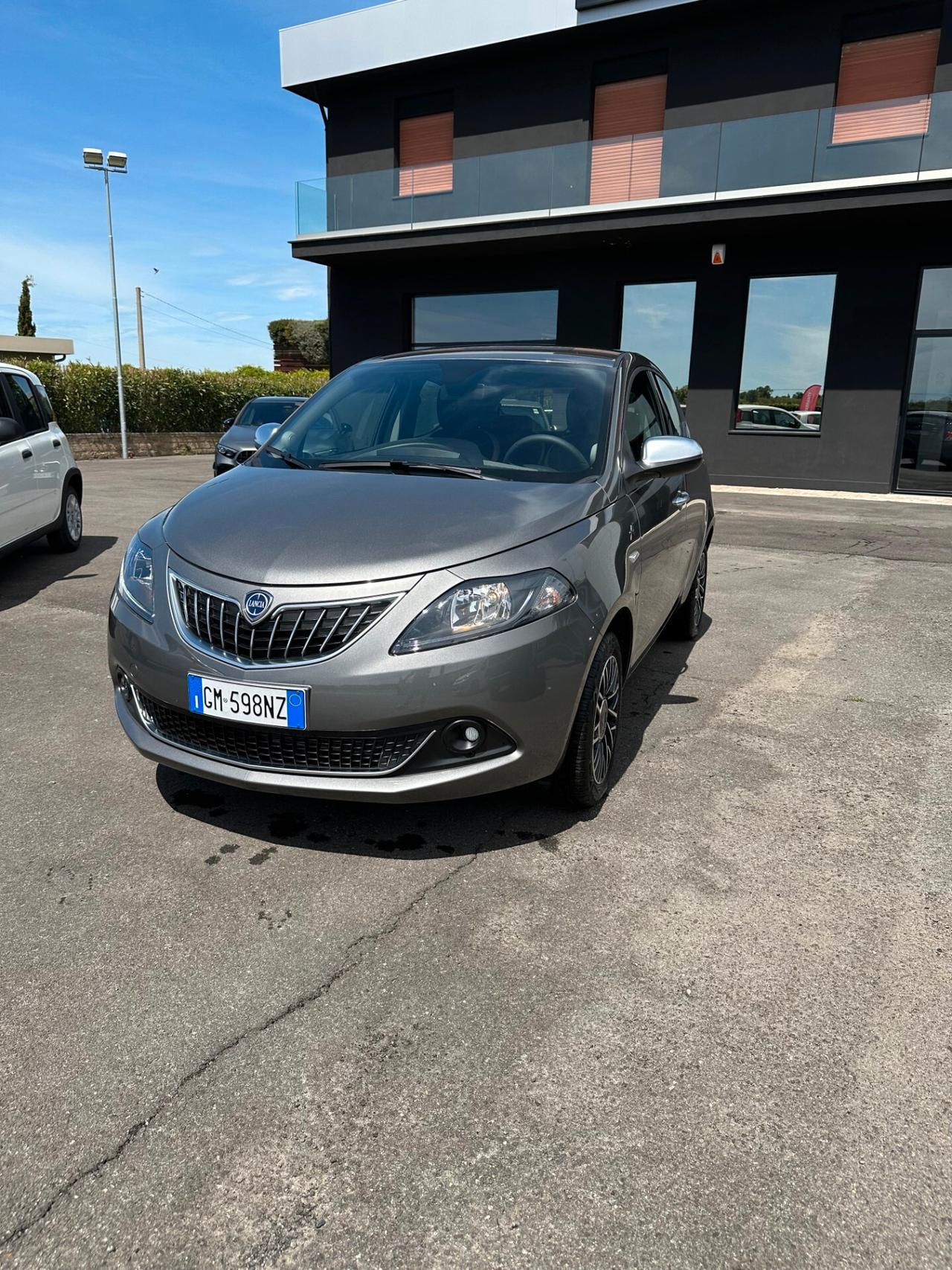 Lancia Ypsilon 1.0 FireFly 5 porte S&S Hybrid Alberta Ferretti