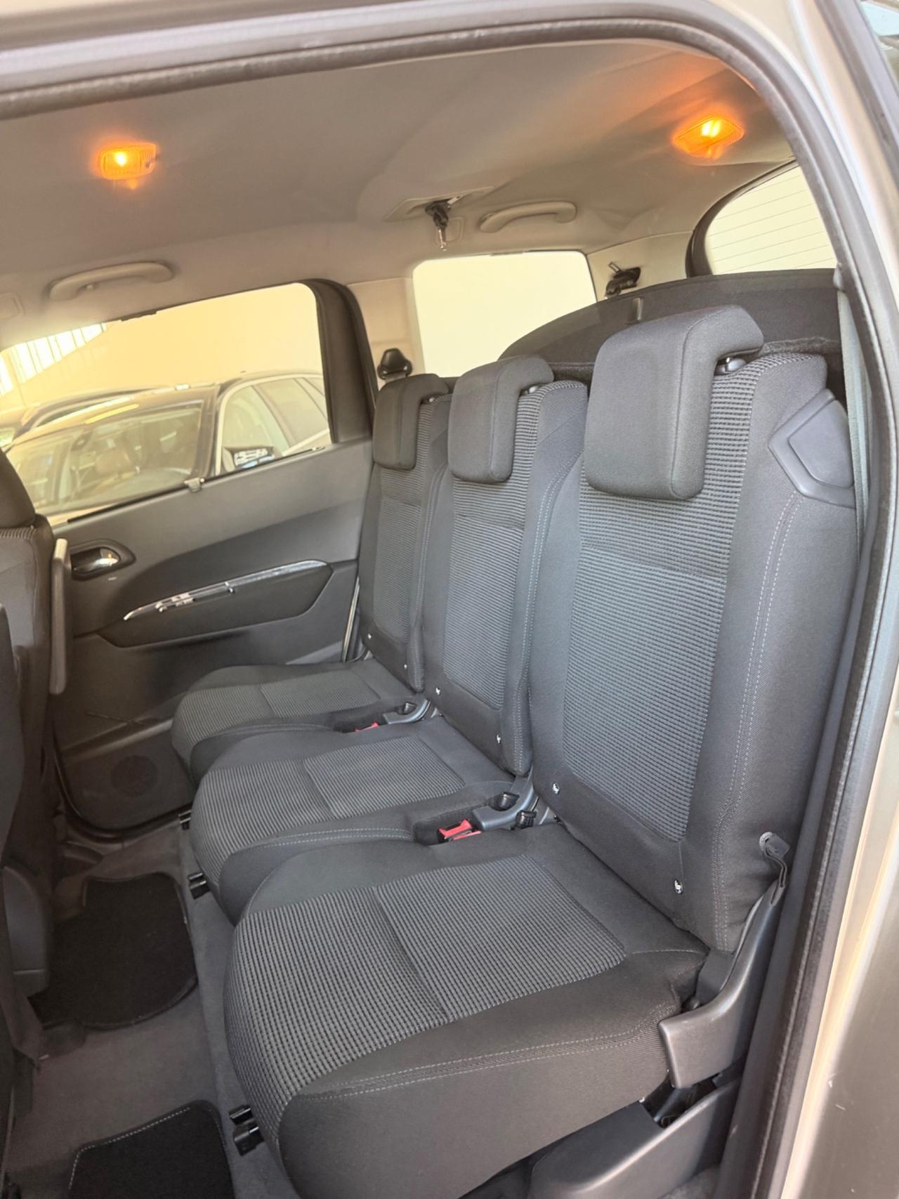Peugeot 5008 1.6 HDi 112CV 7 posti