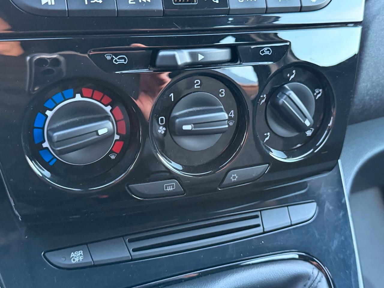 Lancia Ypsilon 1.2 69 cv. ELEFANTINO BLU