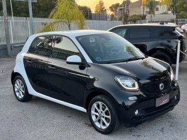 Smart ForFour 70 1.0 Passion 2018 LED