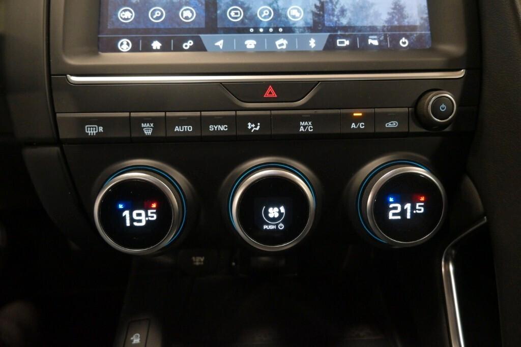 JAGUAR E-PACE 2.0D 150CV AWD AUT. S ( FARI LED - PELLE - NAVI - MIRROR - TETTO PANORAMICO - PDC - TELECAMERA POST. - CERCHI 18 )