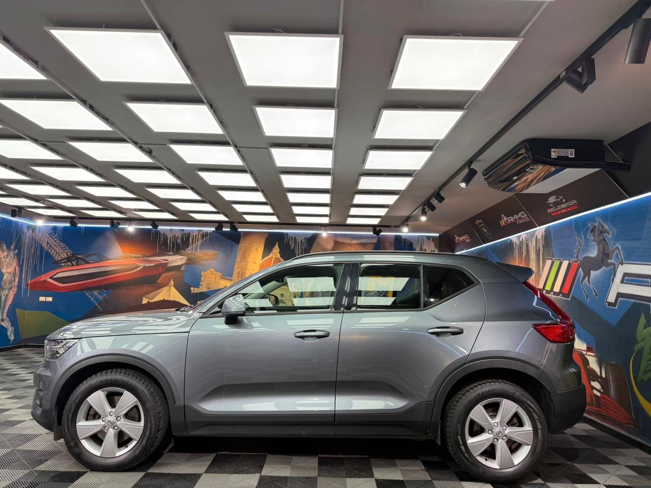 Volvo XC40 D3 AWD Geartronic R-DESING (137)