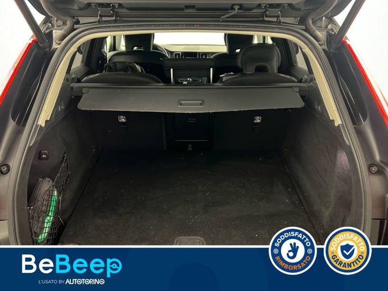 Volvo XC60 2.0 B4 MOMENTUM AWD AUTO