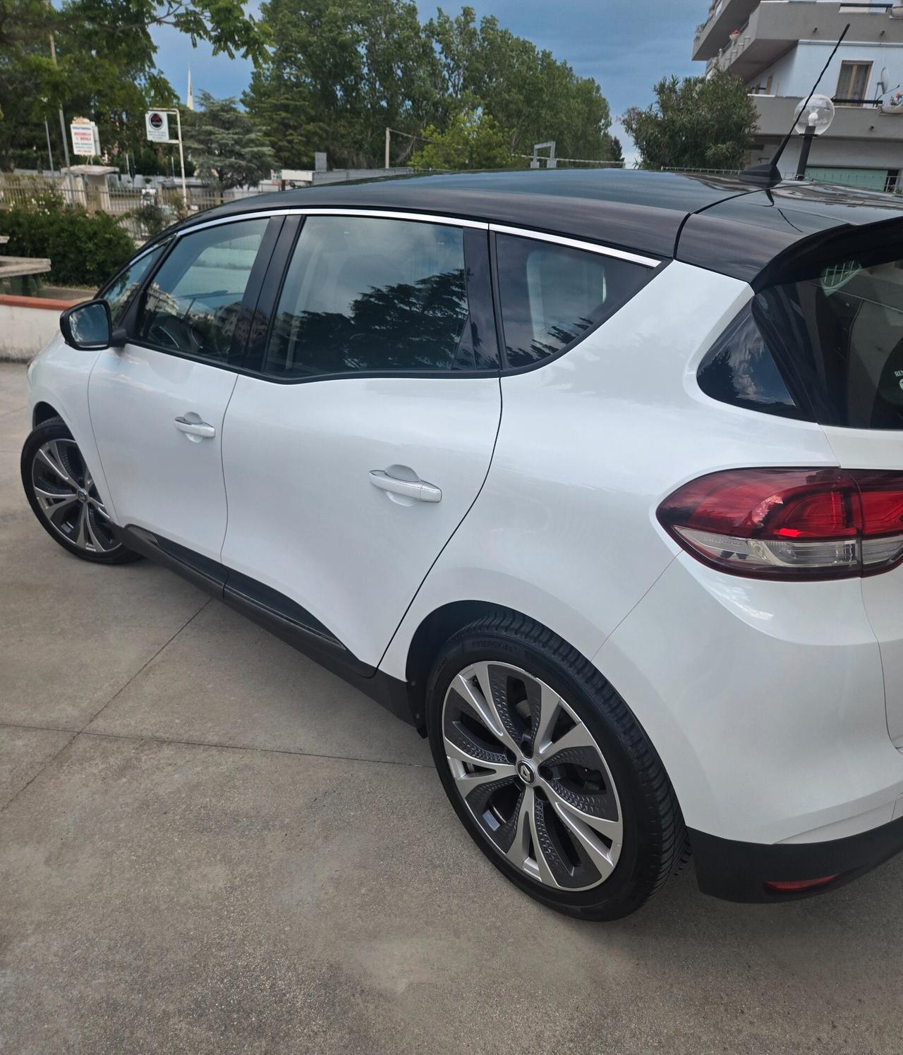 Renault Scenic Scénic TCe 160 CV EDC Initiale Paris