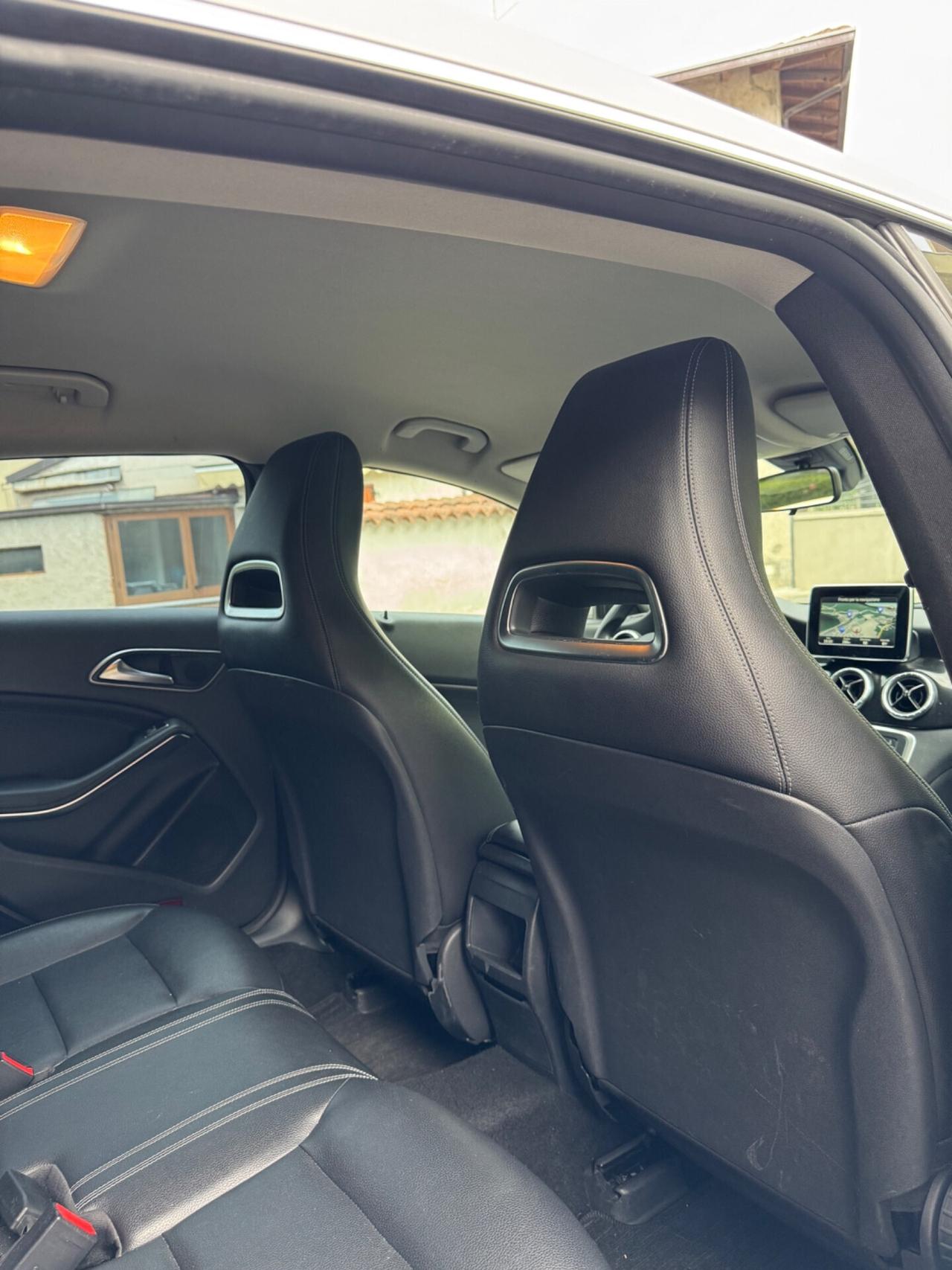 Mercedes-benz CLA 200 d Premium