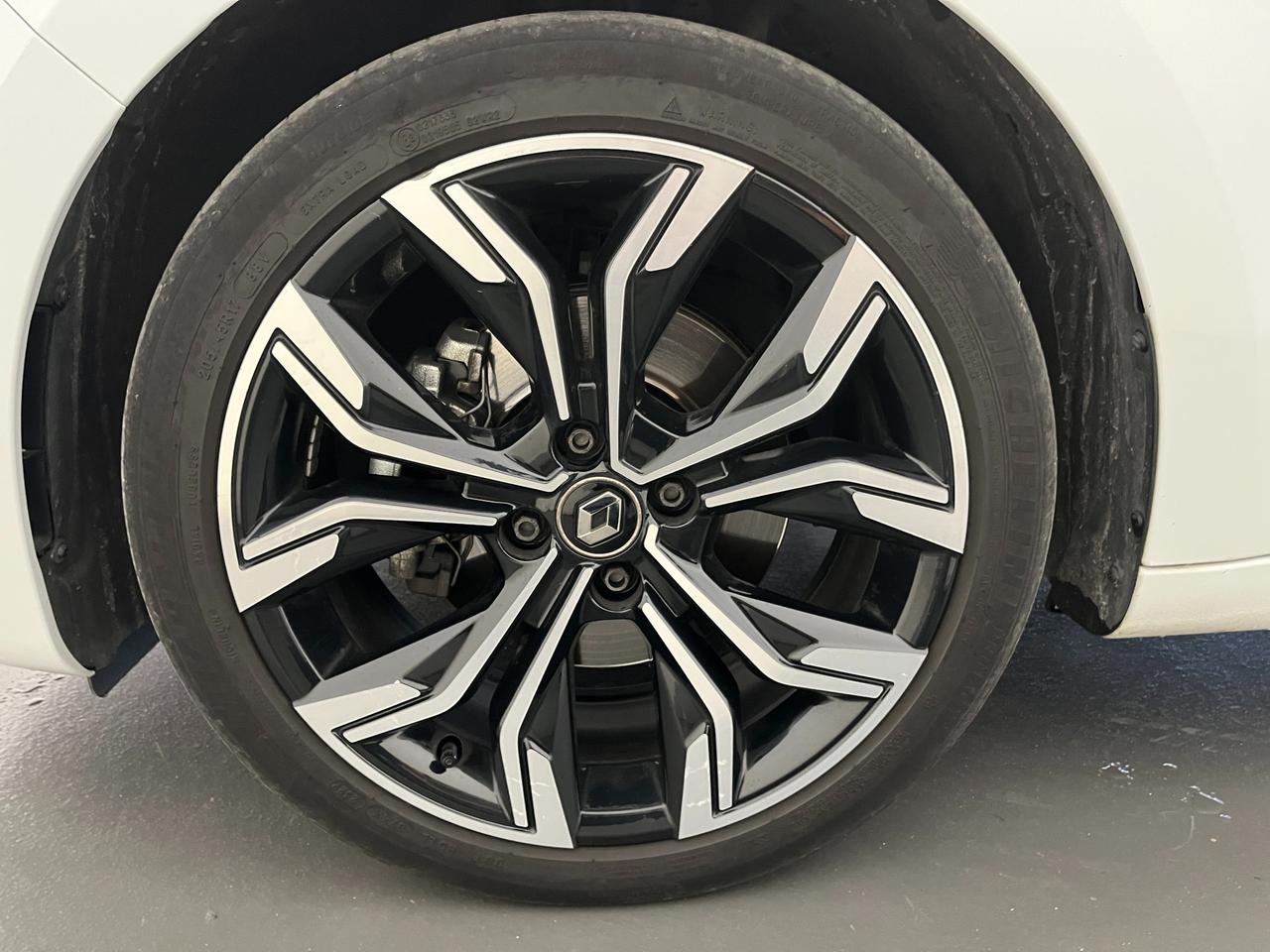 RENAULT CLIO 1.6 E-TECH HYBRID AUTO INTENS
