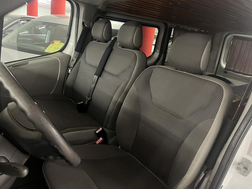 Opel Vivaro 2.5 CDTI Camping Letto Cucina Gancio