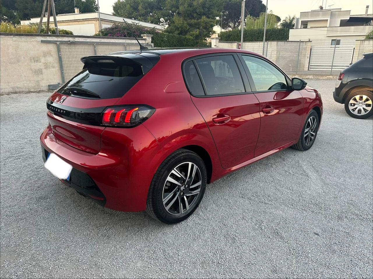 Peugeot 208 PureTech 100 Stop&Start 5 porte Allure