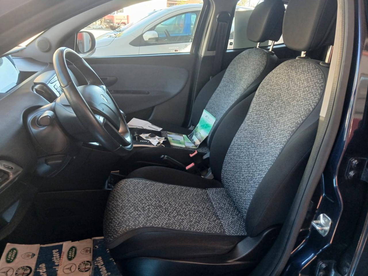 Lancia Ypsilon 1.2 69 CV 5 porte GPL Ecochic Gold