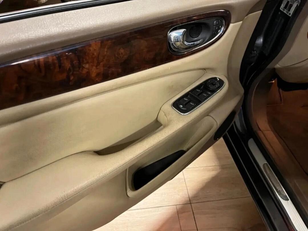 Jaguar XJ 2.7 D V6 cat LWB Sovereign PERFETTA