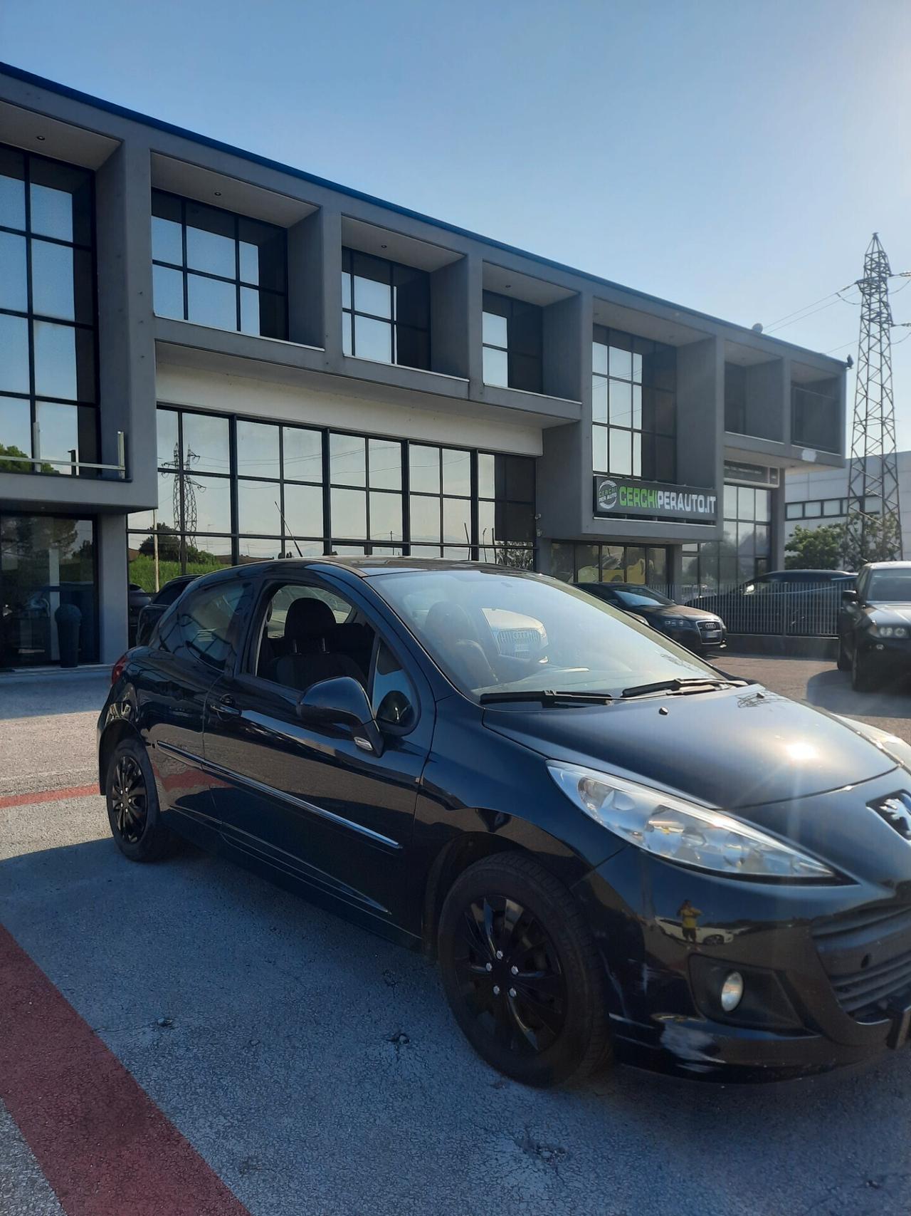 Peugeot 207 1.4 HDi 70CV 3p. OK NEOPATENTATI