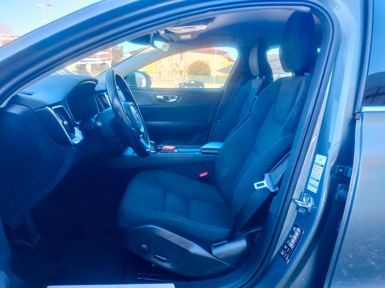 Volvo V60 B4 Geartronic Momentum Business Pro