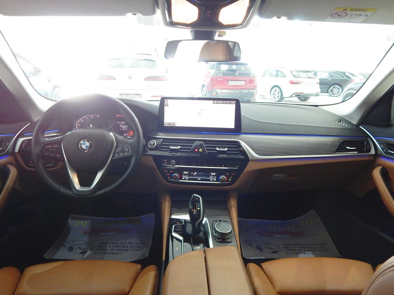 BMW 520 d Touring Luxury Aut TETTO-NAVI-PELLE-LED