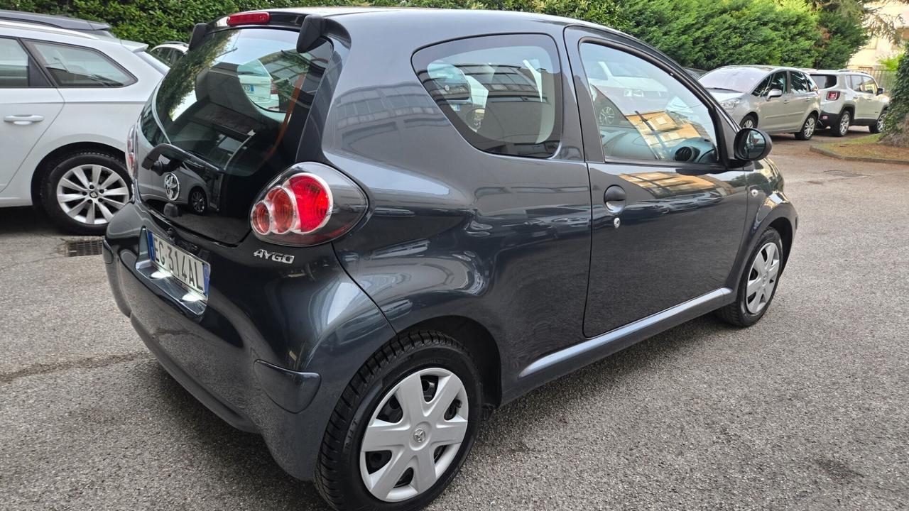 Toyota Aygo 1.0 12V VVT-i 3 porte Now Connect