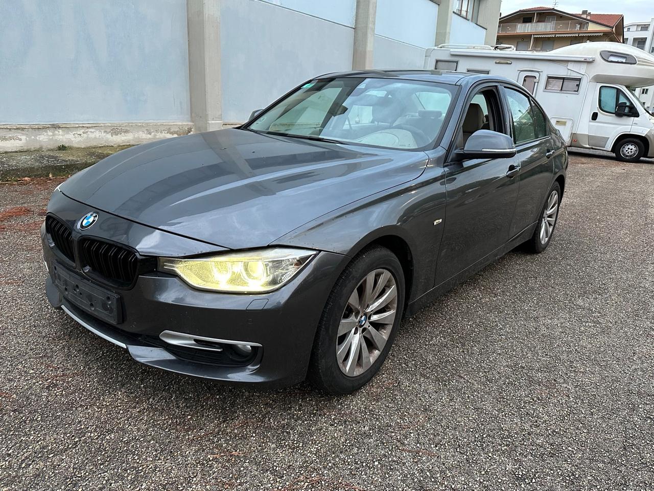 Bmw serie 3 320d (F30/31) 2012