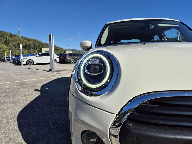 MINI Mini 5 porte Mini 5p 1.5 One Baker Street 102cv auto