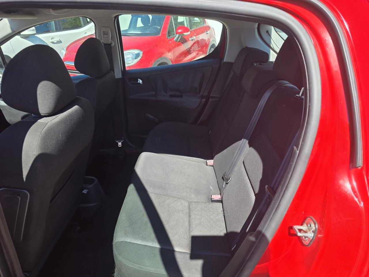 Peugeot 207 1.4 VTi 95CV 5p. XS