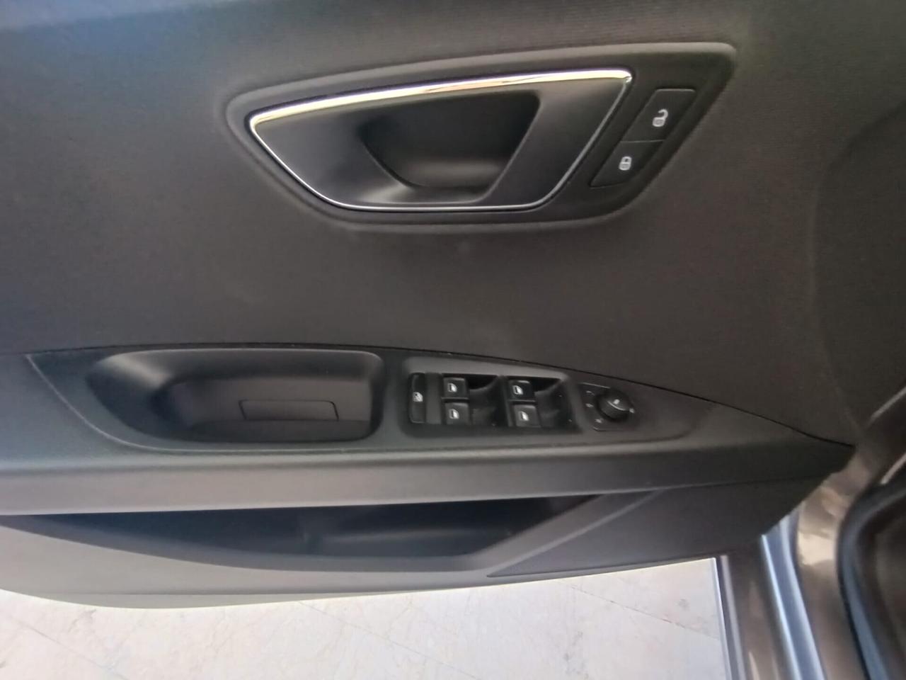 Seat Leon 1.6 TDI ST Style OK NEOPATENTATI