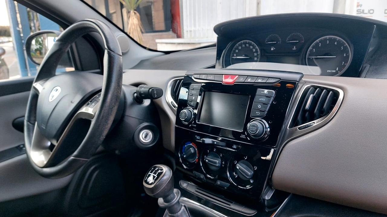 Lancia Ypsilon 1.2 69 CV 5 porte GPL Ecochic Gold