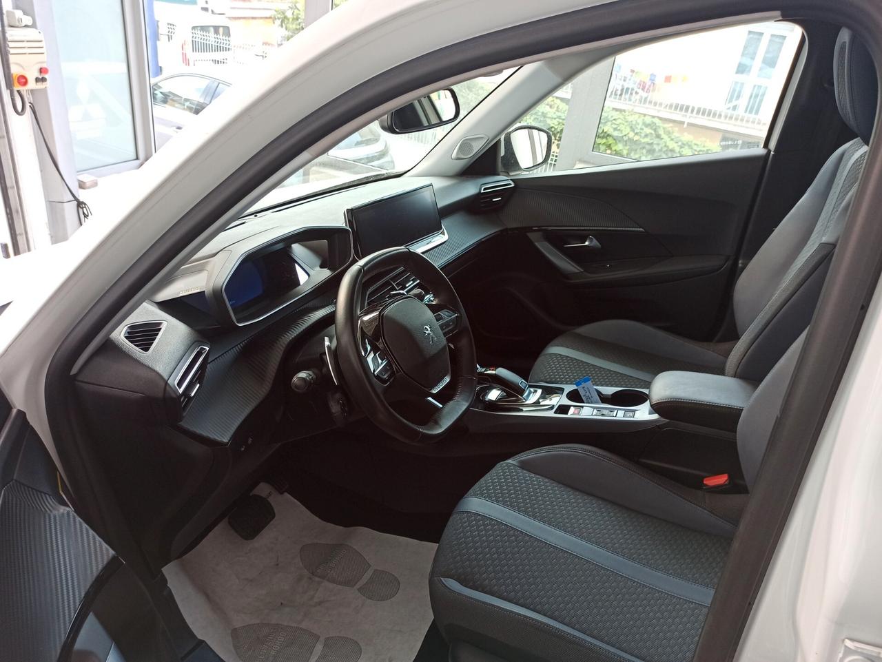 Peugeot 2008 PureTech 130 S&S EAT8 Allure
