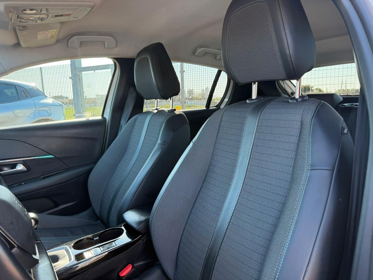 Peugeot 208 BlueHDi 100 Allure Pack