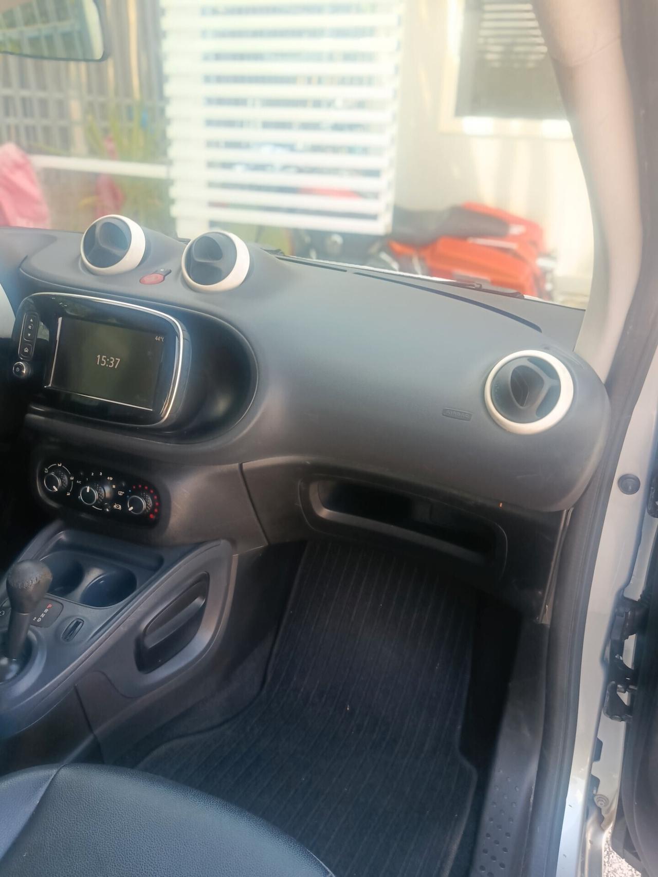 Smart ForTwo 70 1.0 twinamic Youngster l iper full pelle navi sedili riscaldabili