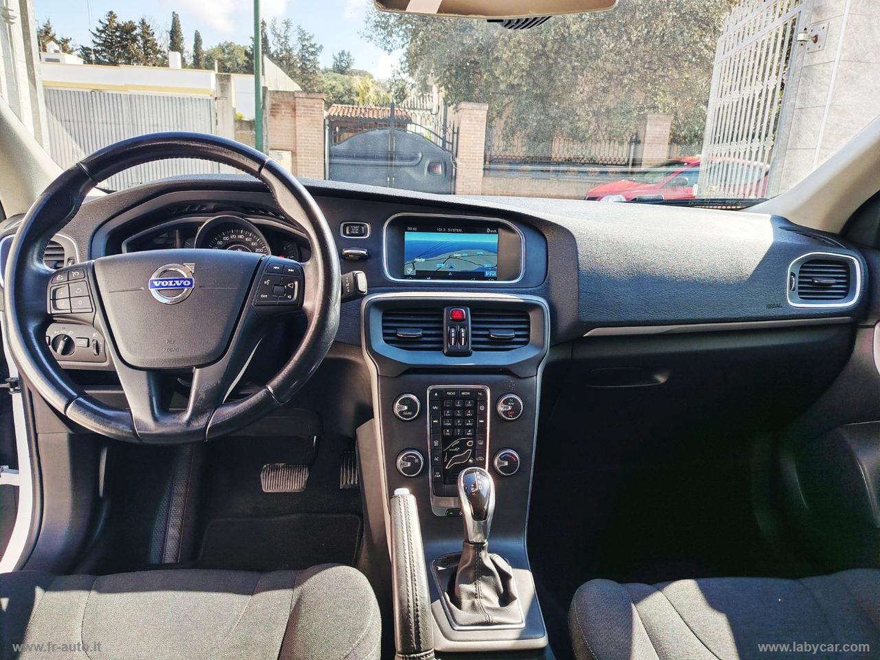VOLVO V40 D2 1.6 Powershift Summum