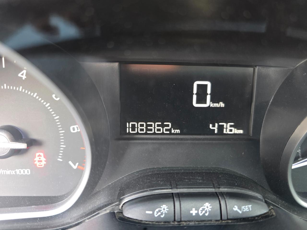Peugeot 208 PureTech 82 5 porte Allure