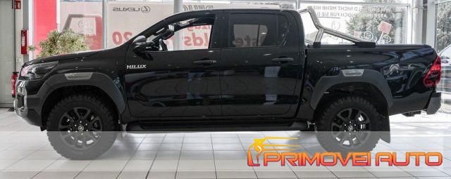 TOYOTA Hilux 2.8 D-4D A/T 4WD 4 porte Double Cab Invincible