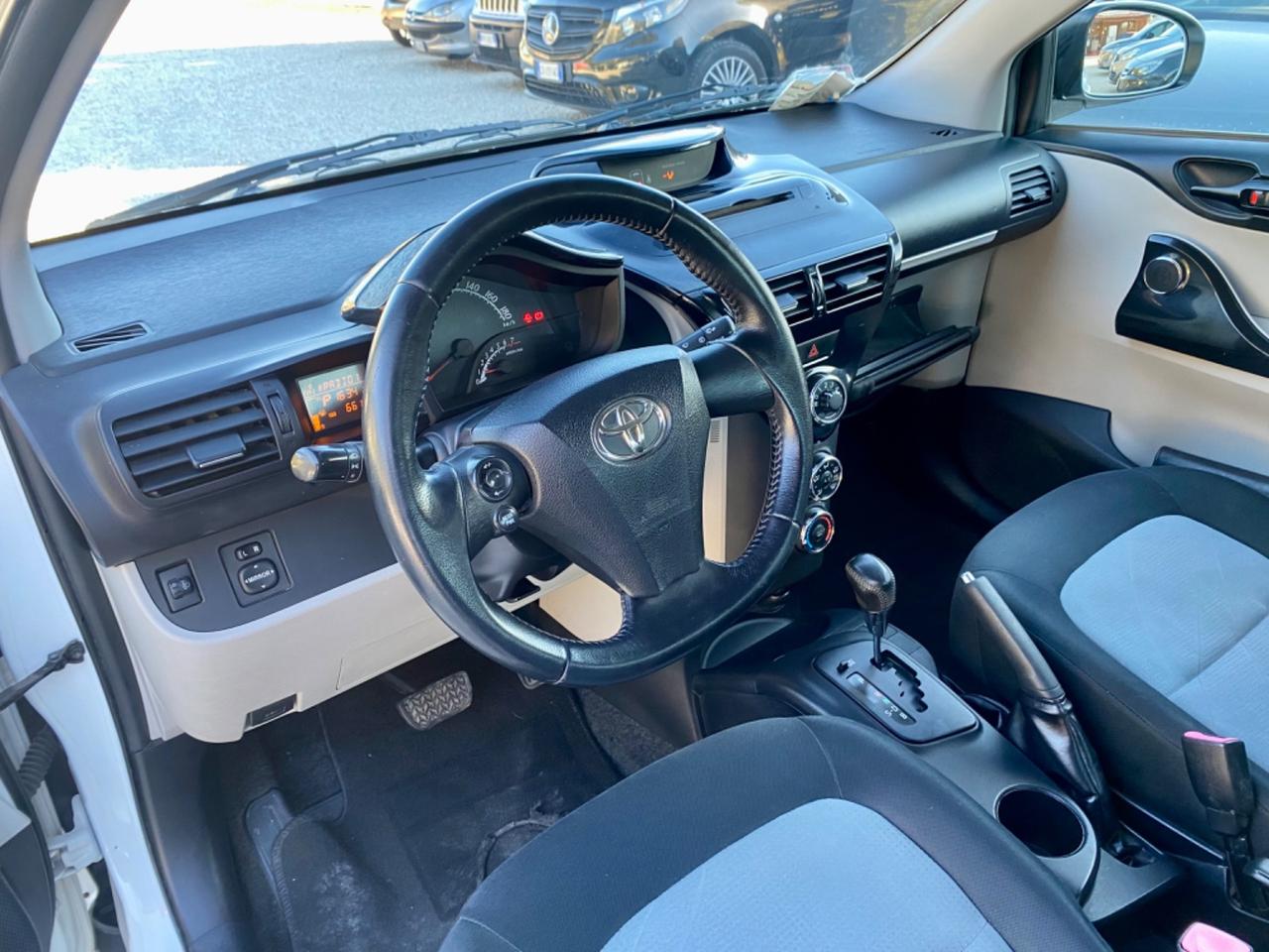 Toyota iQ 1.0 CVT Lounge