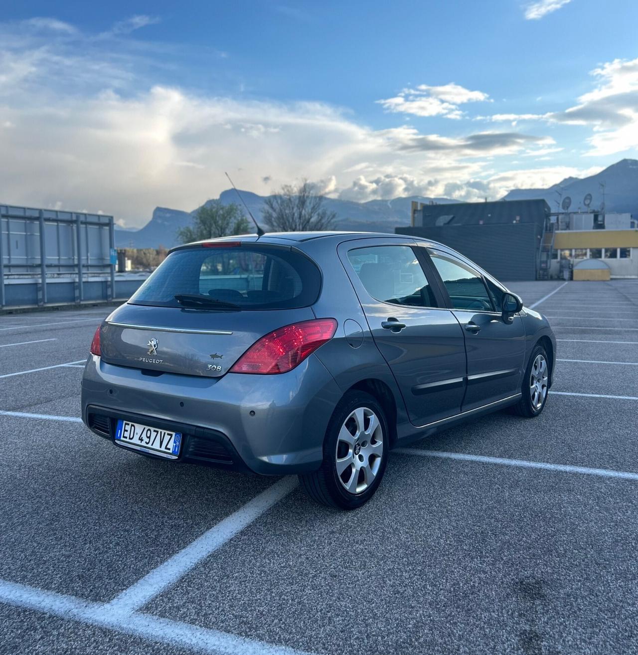 Peugeot 308 1.6 VTi 120CV 5p. Active Neopatentati