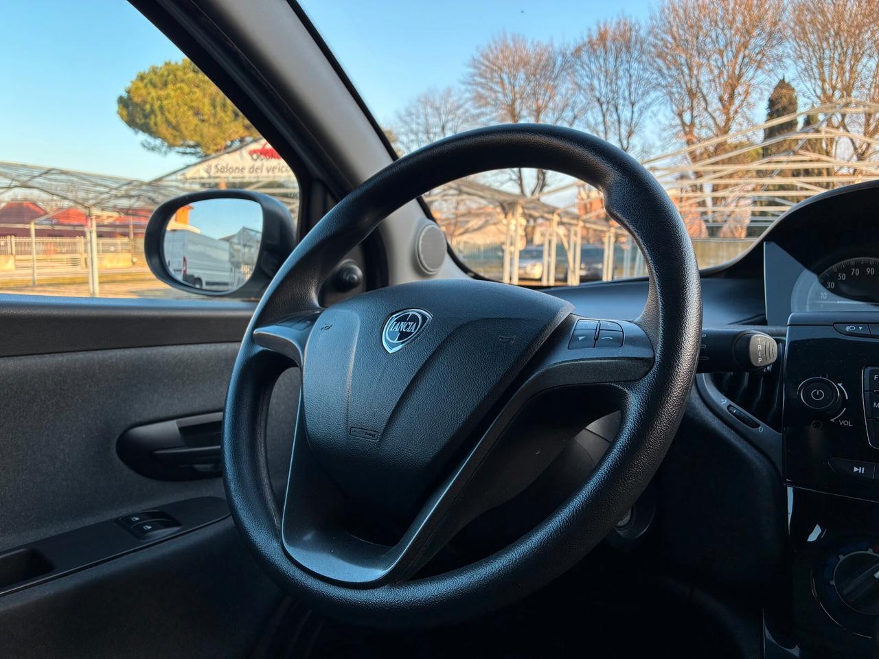 Lancia Ypsilon 1.2 69 CV 5 porte Elefantino