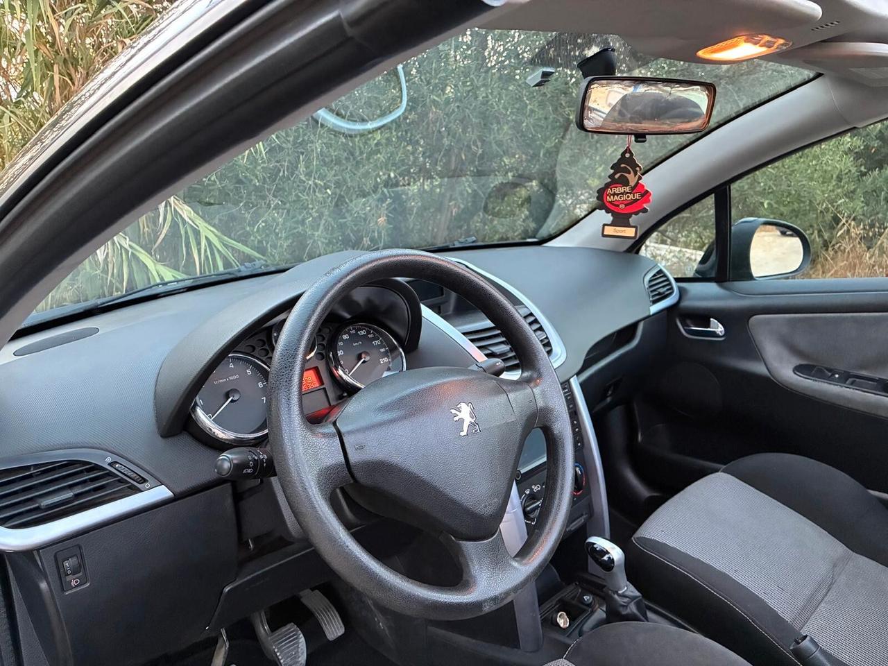 Peugeot 207 1.6 VTi 120CV CC Tecno