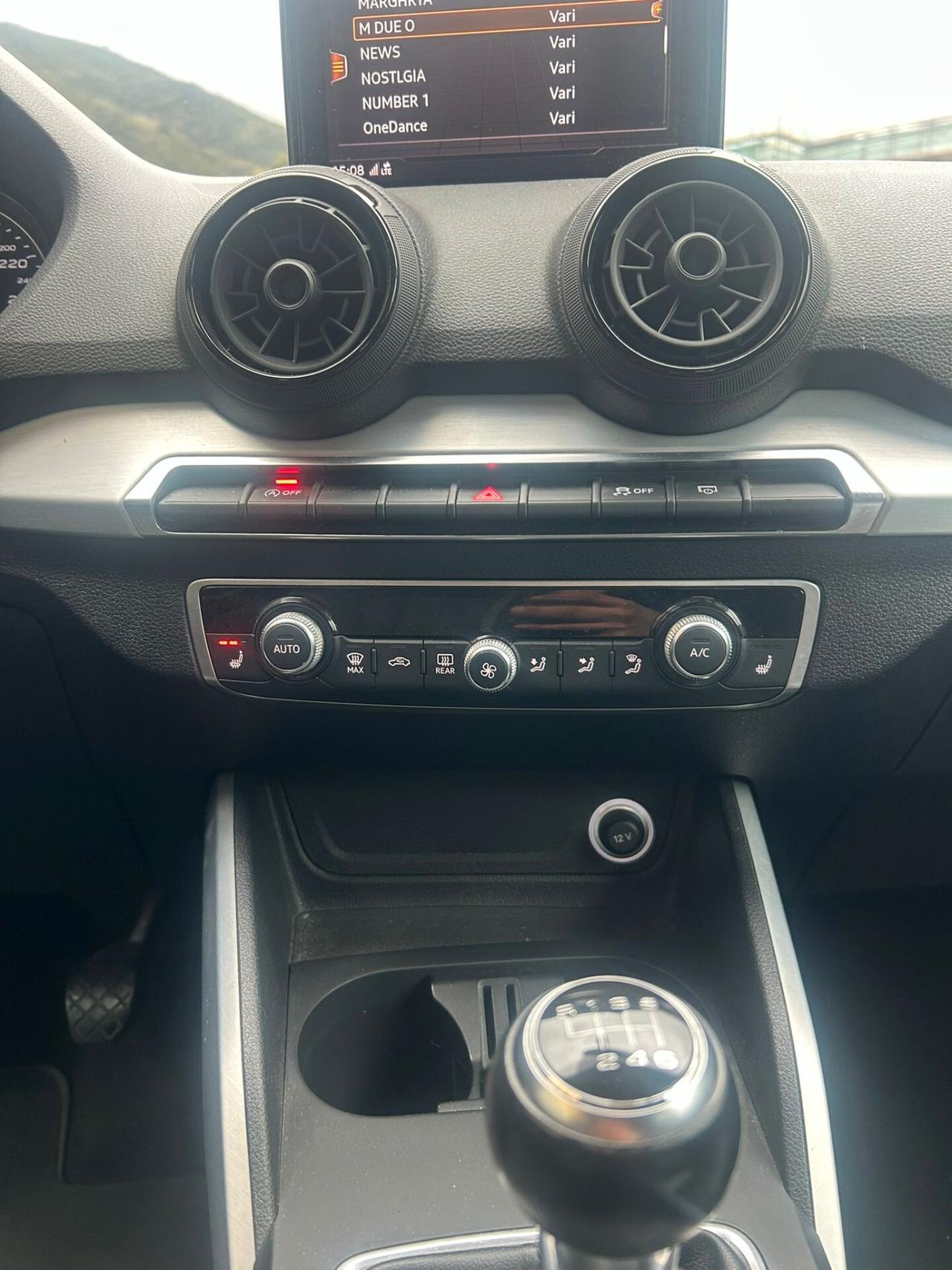 Audi Q2 30 TDI Identity Black