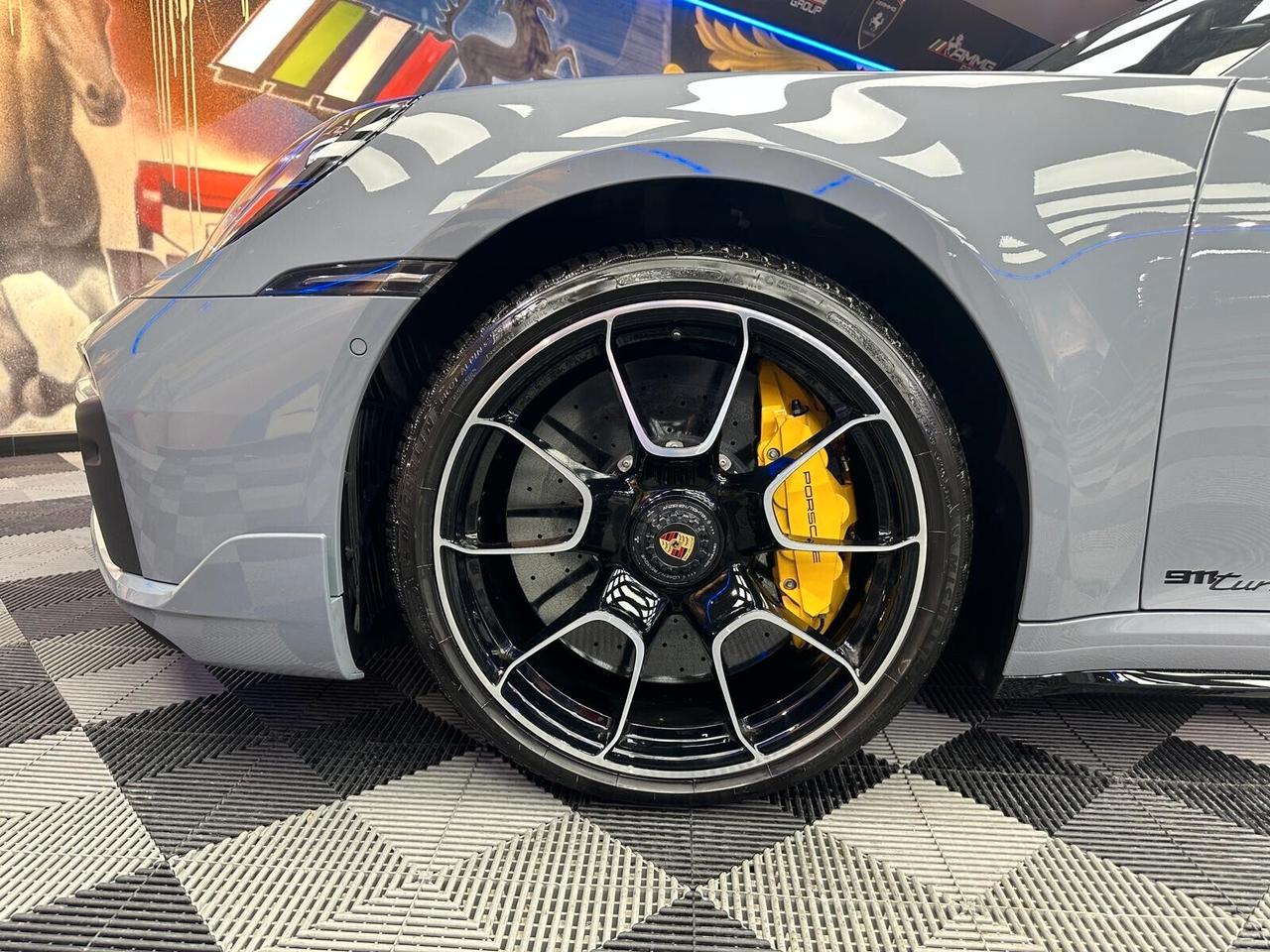 Porsche 992 911 Cabrio 3.7 Turbo S auto (911)