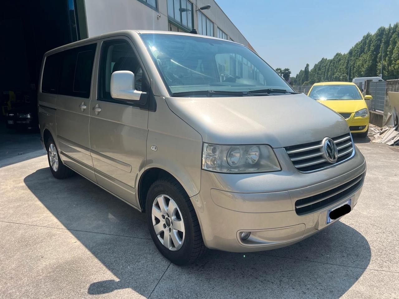 Volkswagen T5 MULTIVAN T5 CARROZZERIA NUOVA E MOTORE