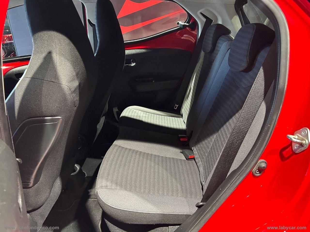 TOYOTA Aygo 1.0 VVT-i 72 CV 5p. x-clusiv