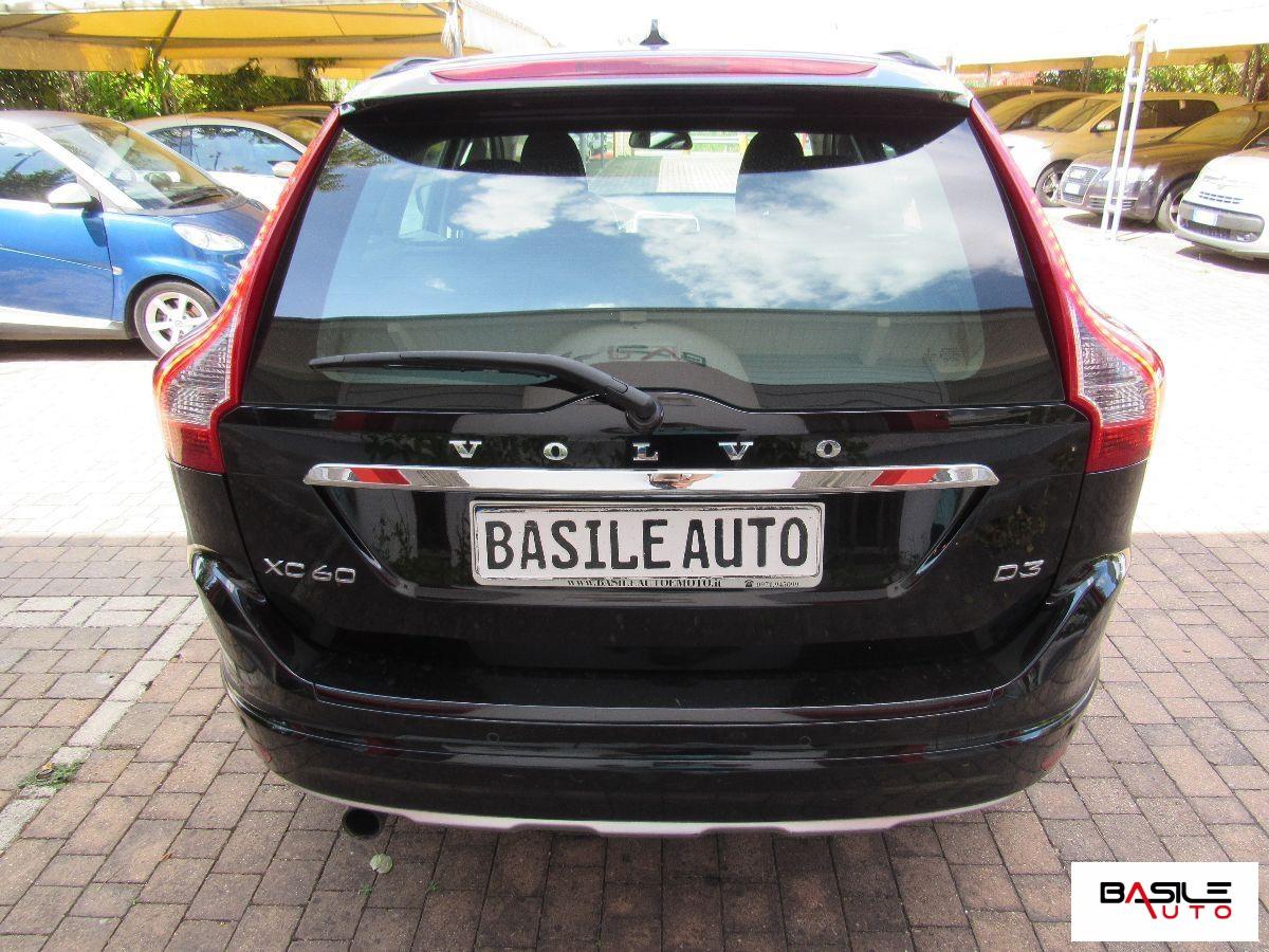 VOLVO - XC60 - D3 R-design Momentum
