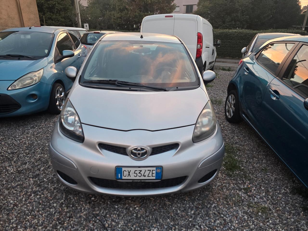 Toyota Aygo 1.0 12V VVT-i 5 porte Sol