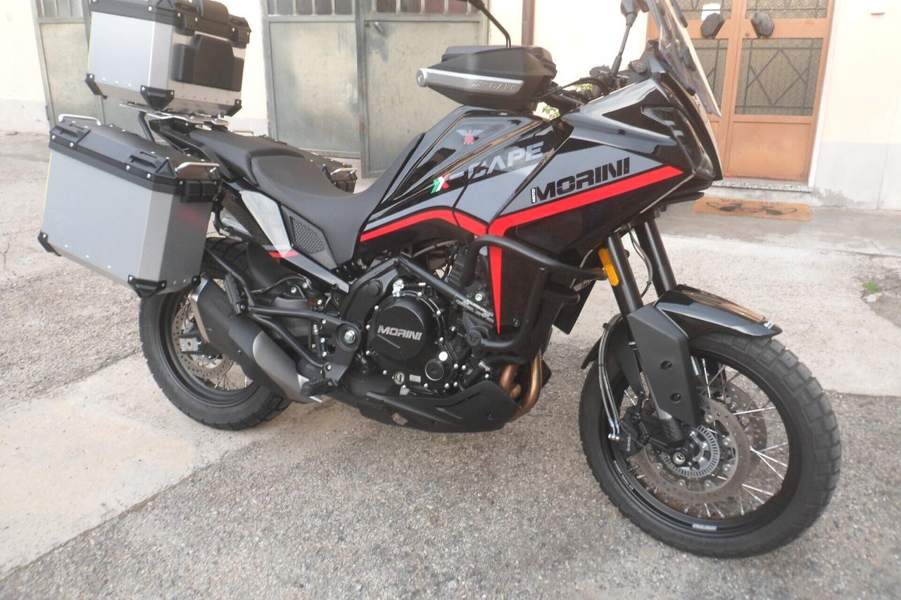 Moto Morini X-Cape 649 adventouring