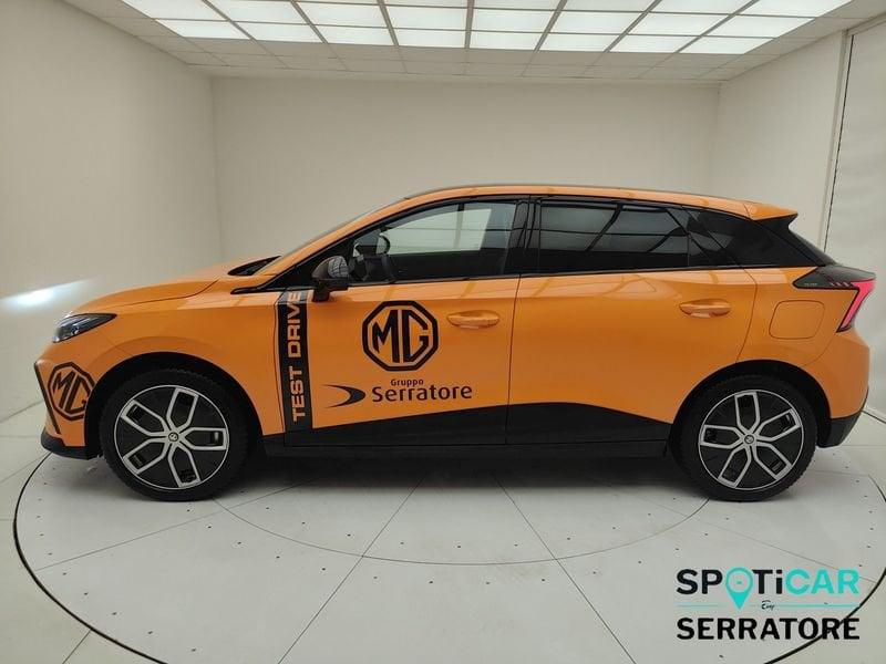 MG MG4 EV 77kwh EDU 2WD LUX LHD heat pump BLACK Fizzy Orange + Black