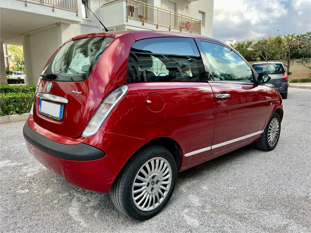 Lancia Ypsilon 1.3 MJT 90 CV Oro Plus