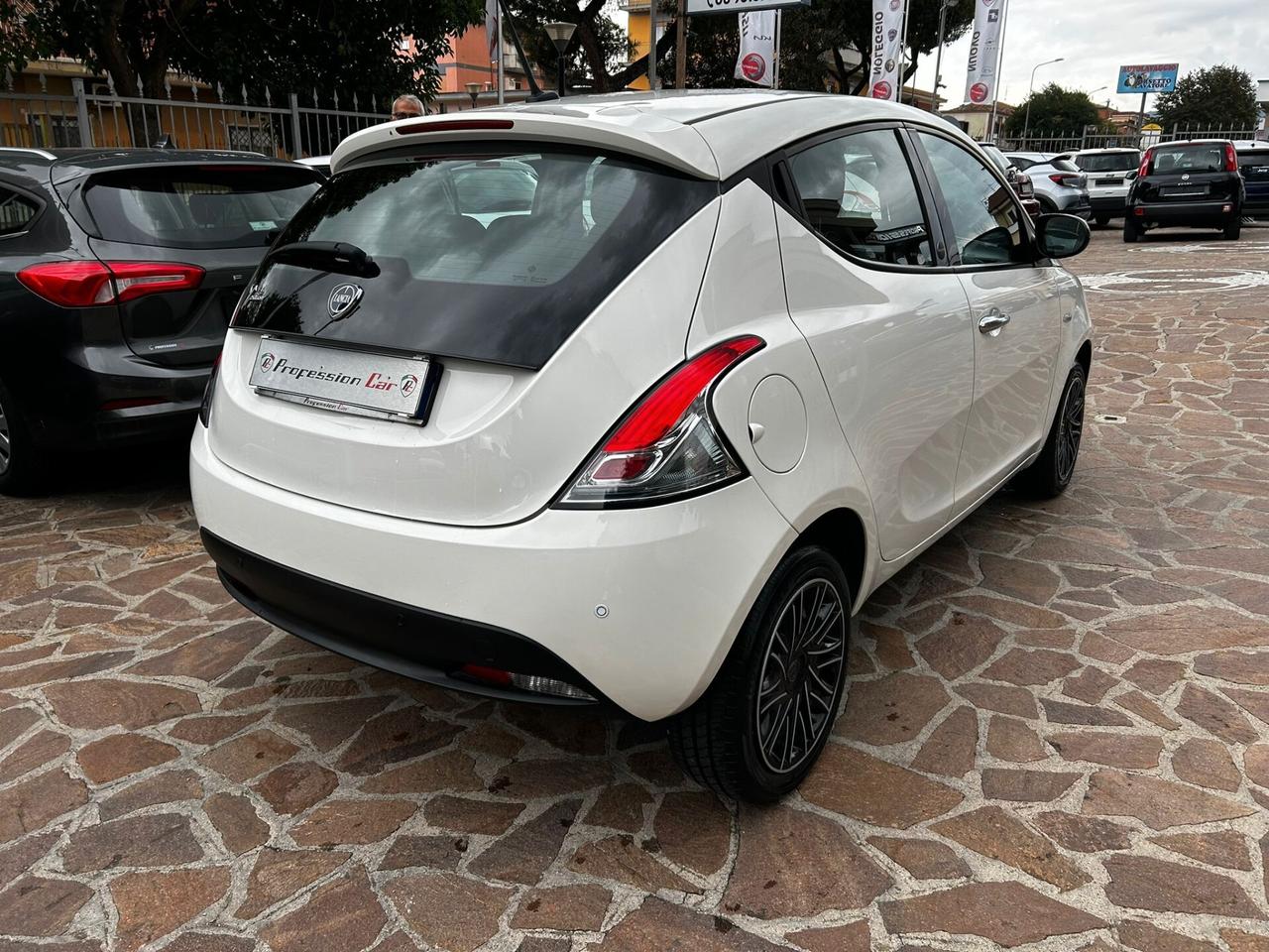 Lancia Ypsilon 1.2 69 CV 5 porte GPL Ecochic Gold