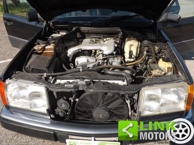 MERCEDES-BENZ 250 TD Turbo in discrete condizioni di carrozzeria