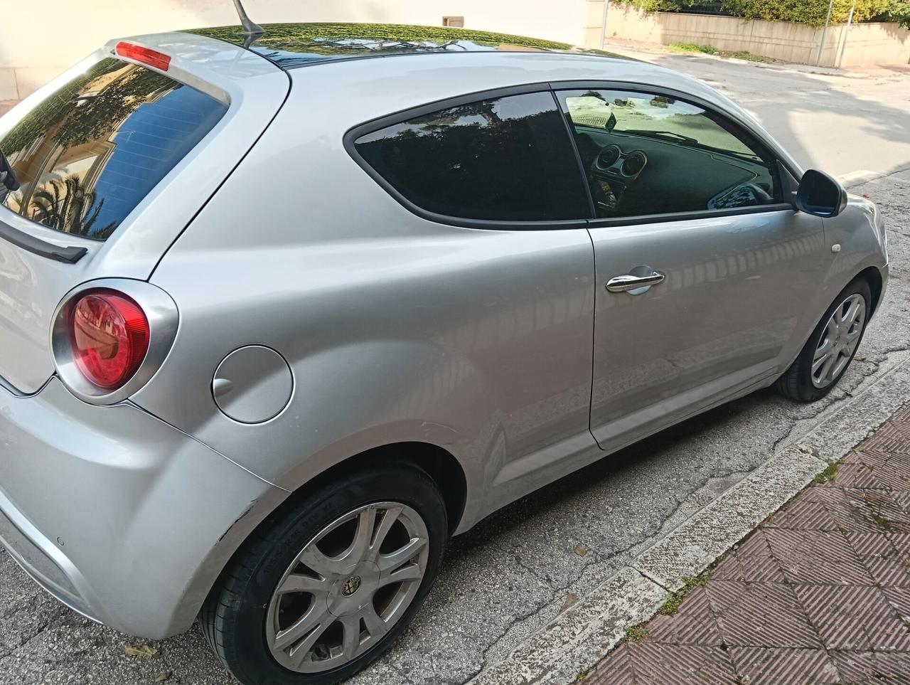 Alfa Romeo MiTo 1.3 JTDm-2 95 CV S&S Distinctive Premium Pack