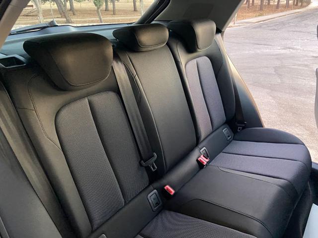 AUDI Q2 30 TDI Admired Advanced-RETROCAMERA-CARPLAY
