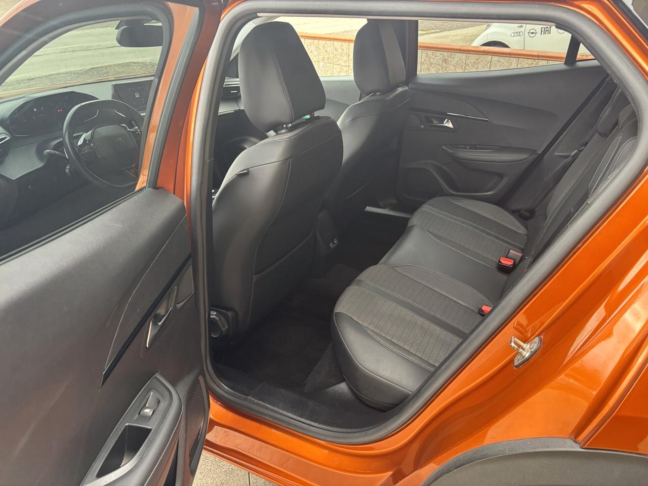 Peugeot 2008 BlueHDi EAT8 Allure - 2021