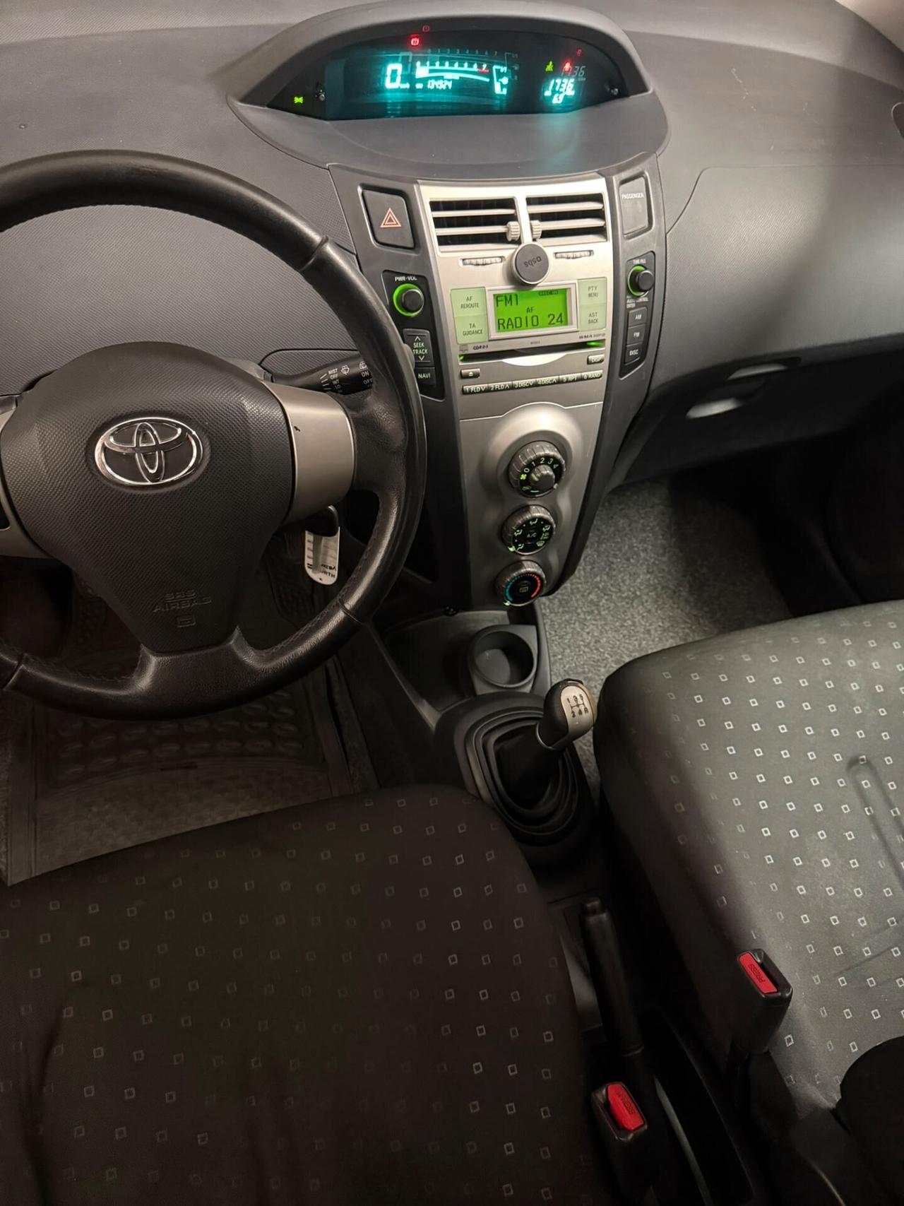 TOYOTA YARIS 1.0 BENZINA GOMMATA NUOVA