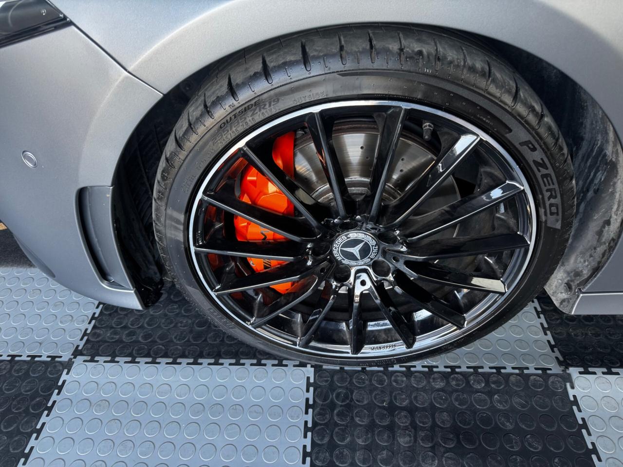 Mercedes-benz A 35 AMG premium plus
