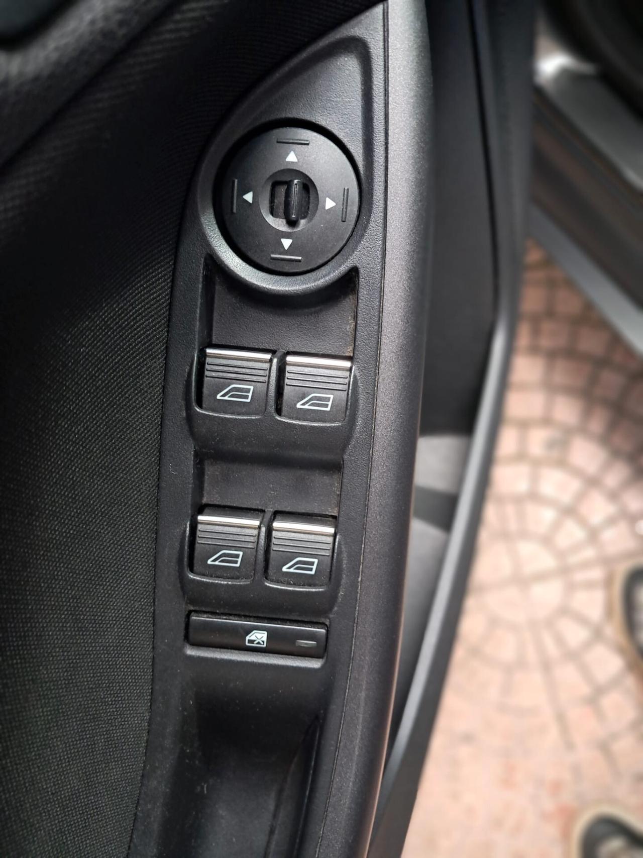 FORD FOCUS 1.5 TDCI 95CV-UNIPRO+NAVY-Euto7490